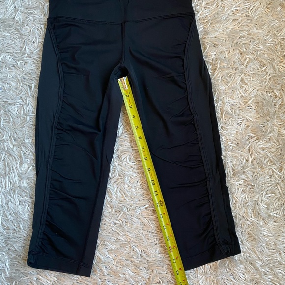 Lululemon Crop Pants Size 8 - Picture 8 of 10